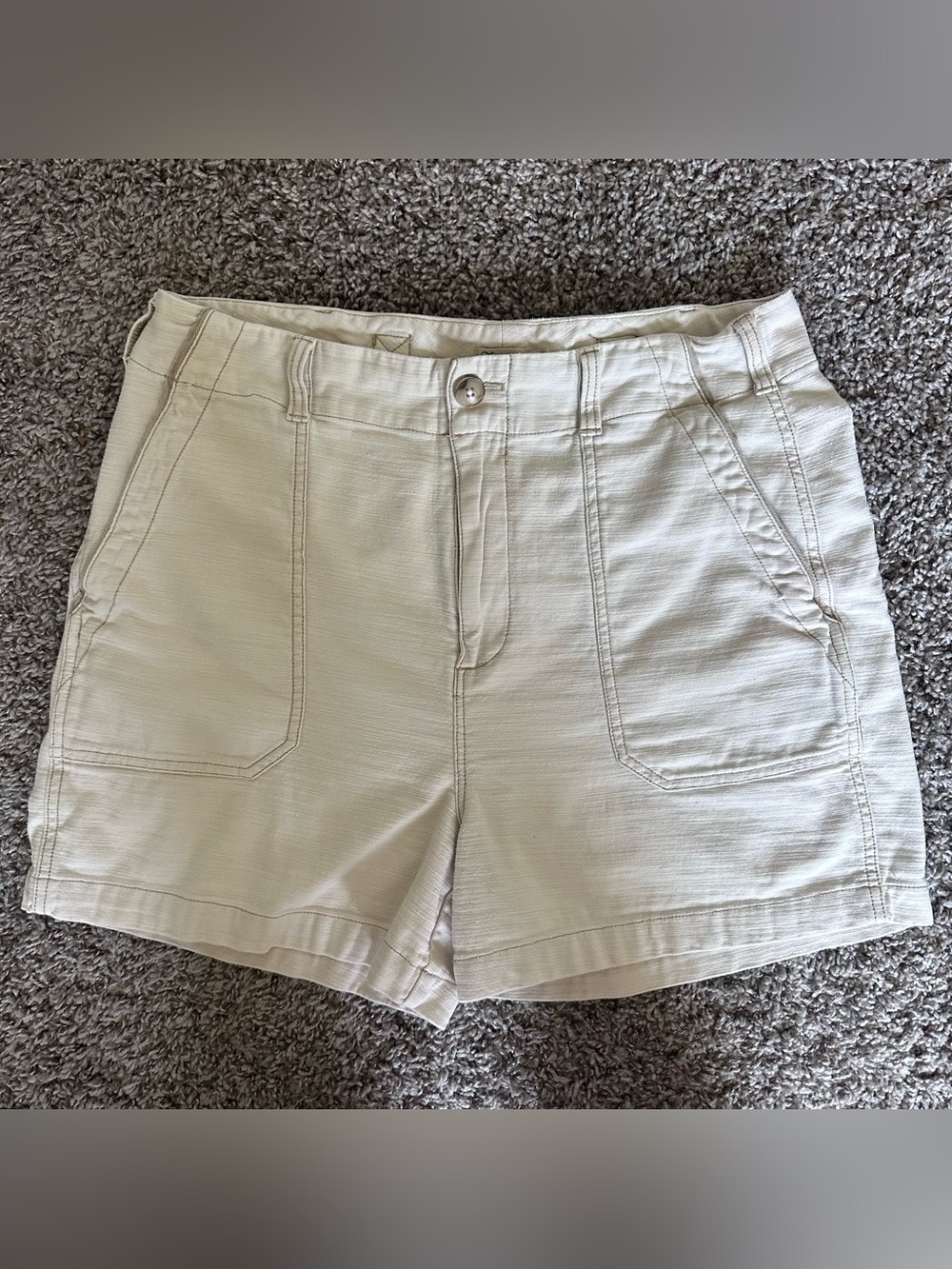 Faherty Cream Casual Patch-Pocket Shorts